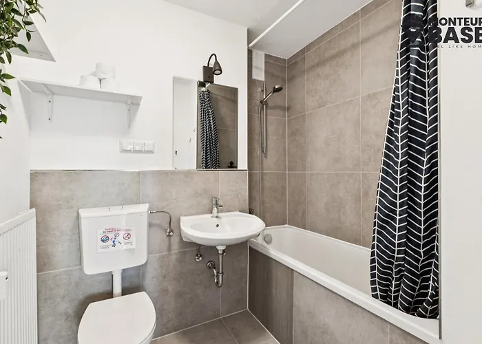 Monteur - Fuer Bis Zu 6 Personen In 63452 - Hu13 * Hanau